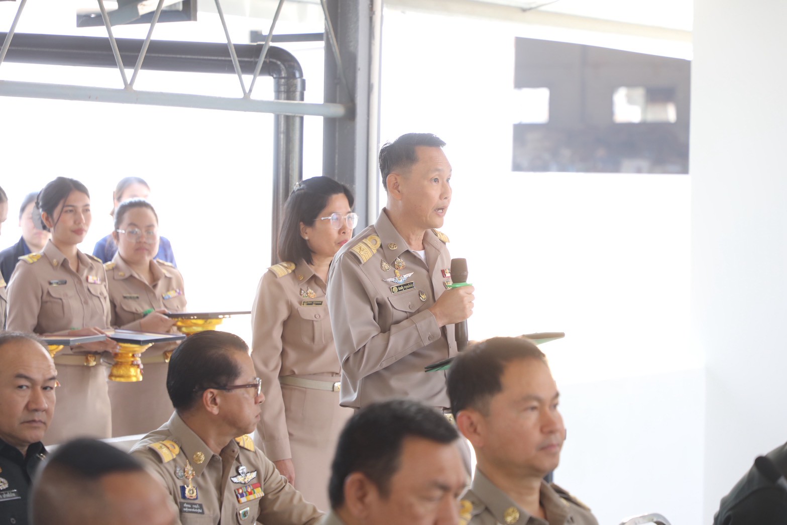 title - วันที่ 14 มกราคม 2569 ส.ป.ก. เข้าร่วมพิธีเปิดสำนักงานฯ พร้อมมอบเอกสารสิทธิ์ การใช้ประโยชน์ที่ดิน (ส.ป.ก.) และประชุมการติดตามการดำเนินงานตามแผนปฏิบัติการพัฒนาพื้นที่สถานีวิจัยการเกษตรและพัฒนาโครงการหลวงโนนดินแดง ณ จังหวัดบุรีรัมย์